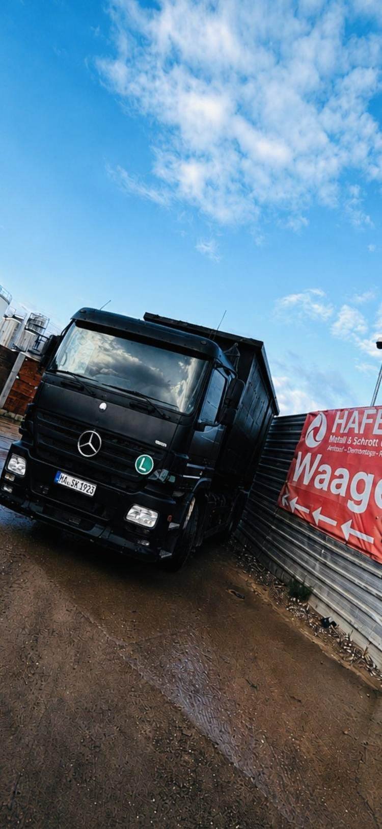 LKW an der Fahrzeugwaage